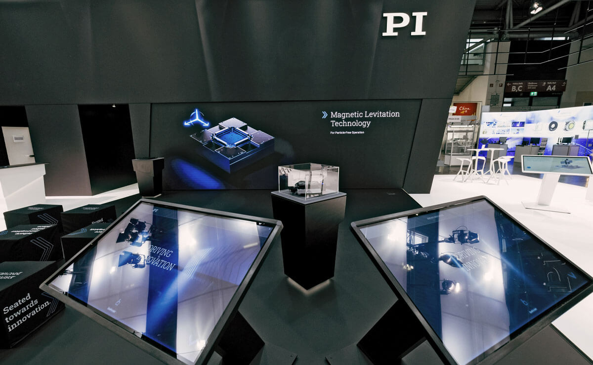 Fokus auf Magnetlevitationstechnologie, interaktive Touchscreens und Exponaten